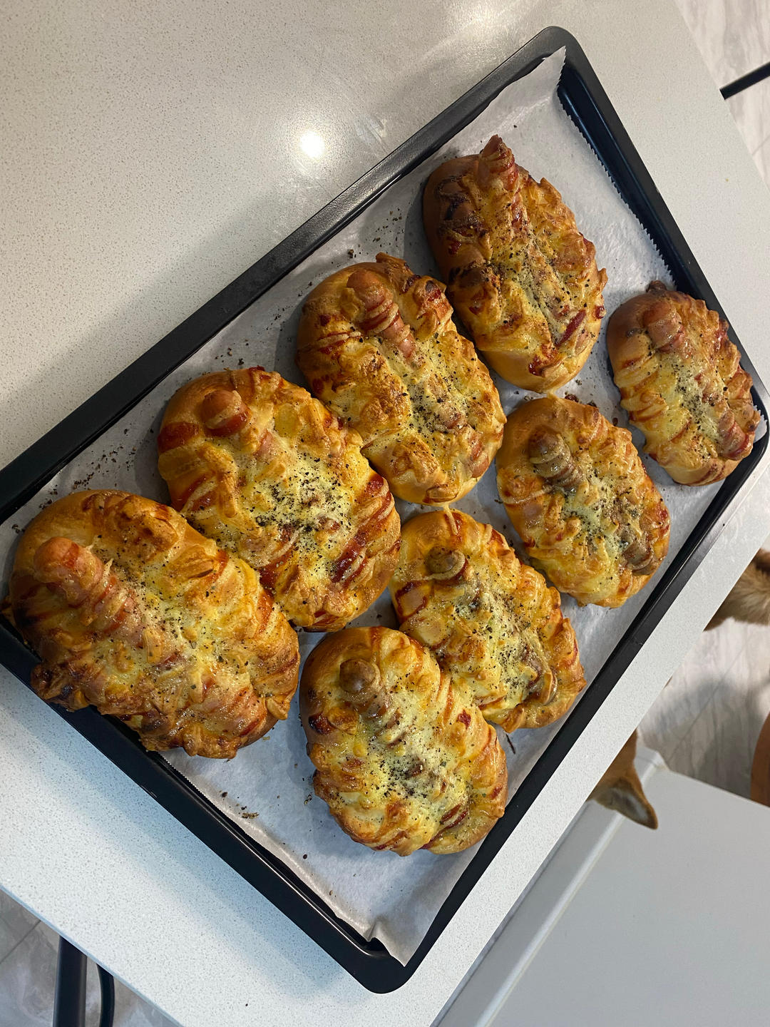 一个面团撑起一家店的台式面包—香肠面包