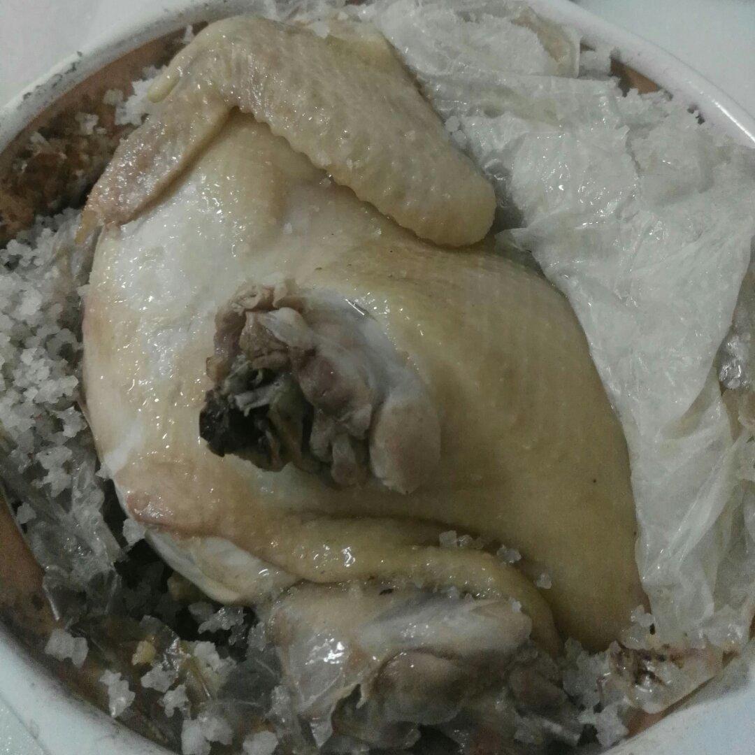 盐焗鸡（传统粗盐焗法）