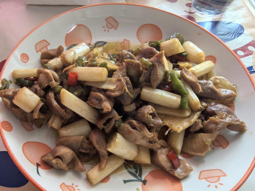 泡藕带炒鸡胗
