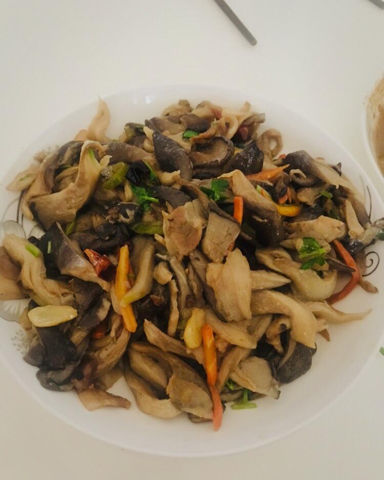 蘑菇炒肉