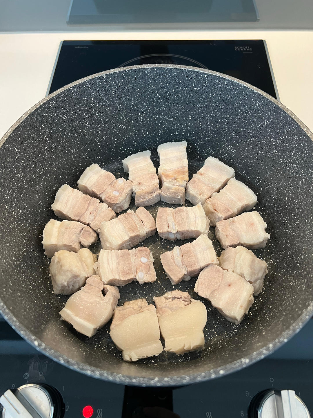 不焯水不放油的家常红烧肉