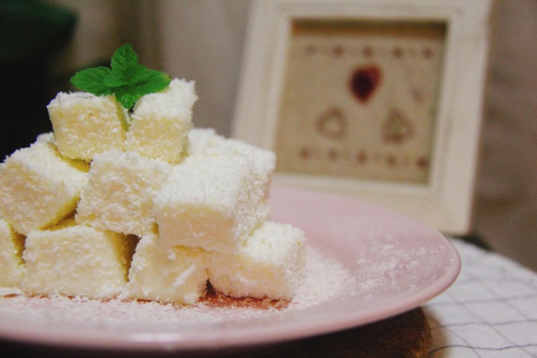 椰汁牛奶小方糕