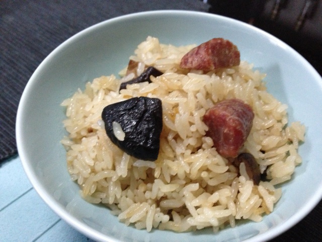 电饭锅版香菇腊肠饭
