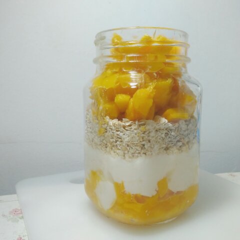 隔夜酸奶燕麦水果杯