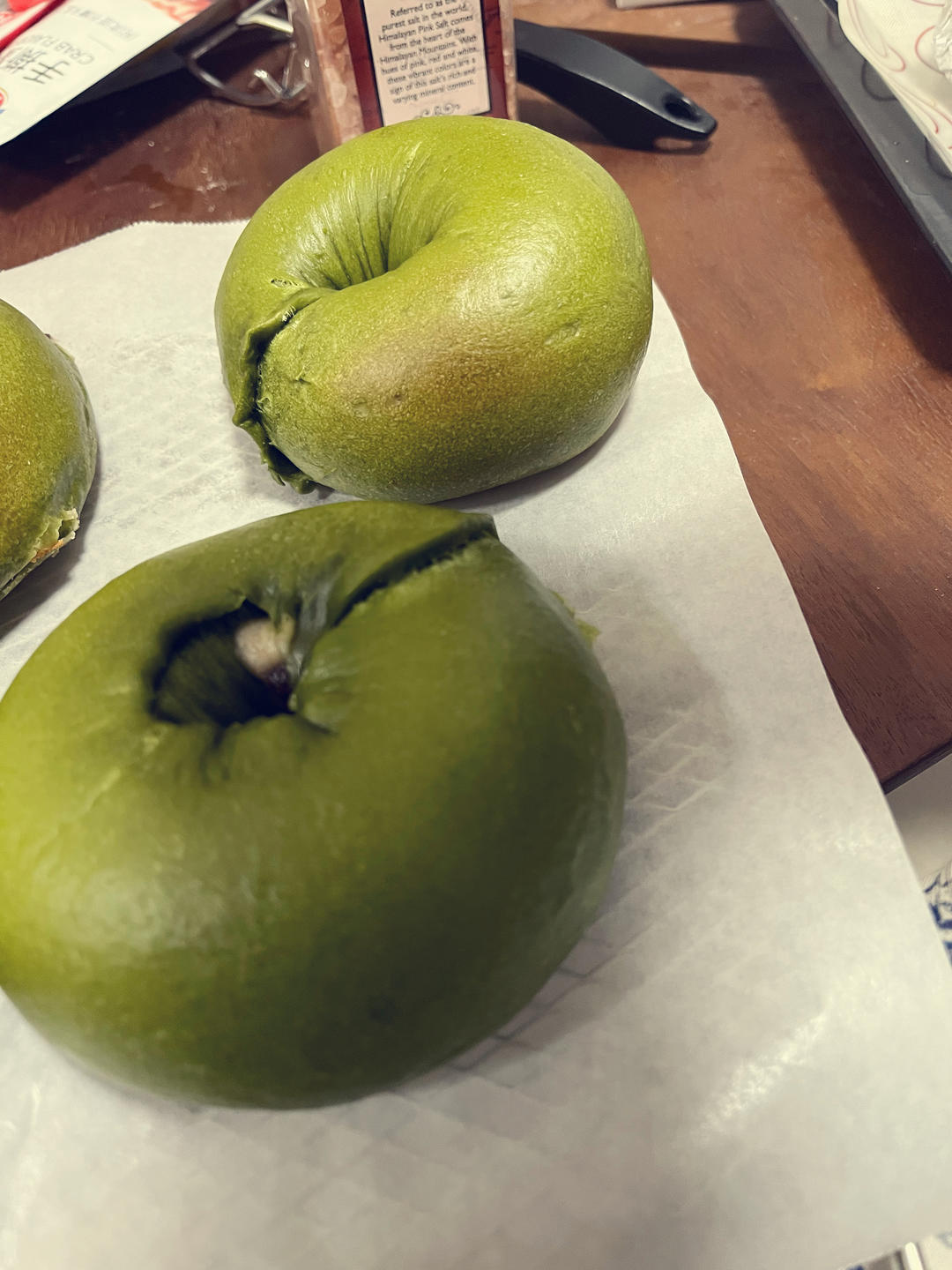 绿油油的抹茶红豆贝果
