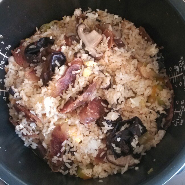 香肠煲仔饭