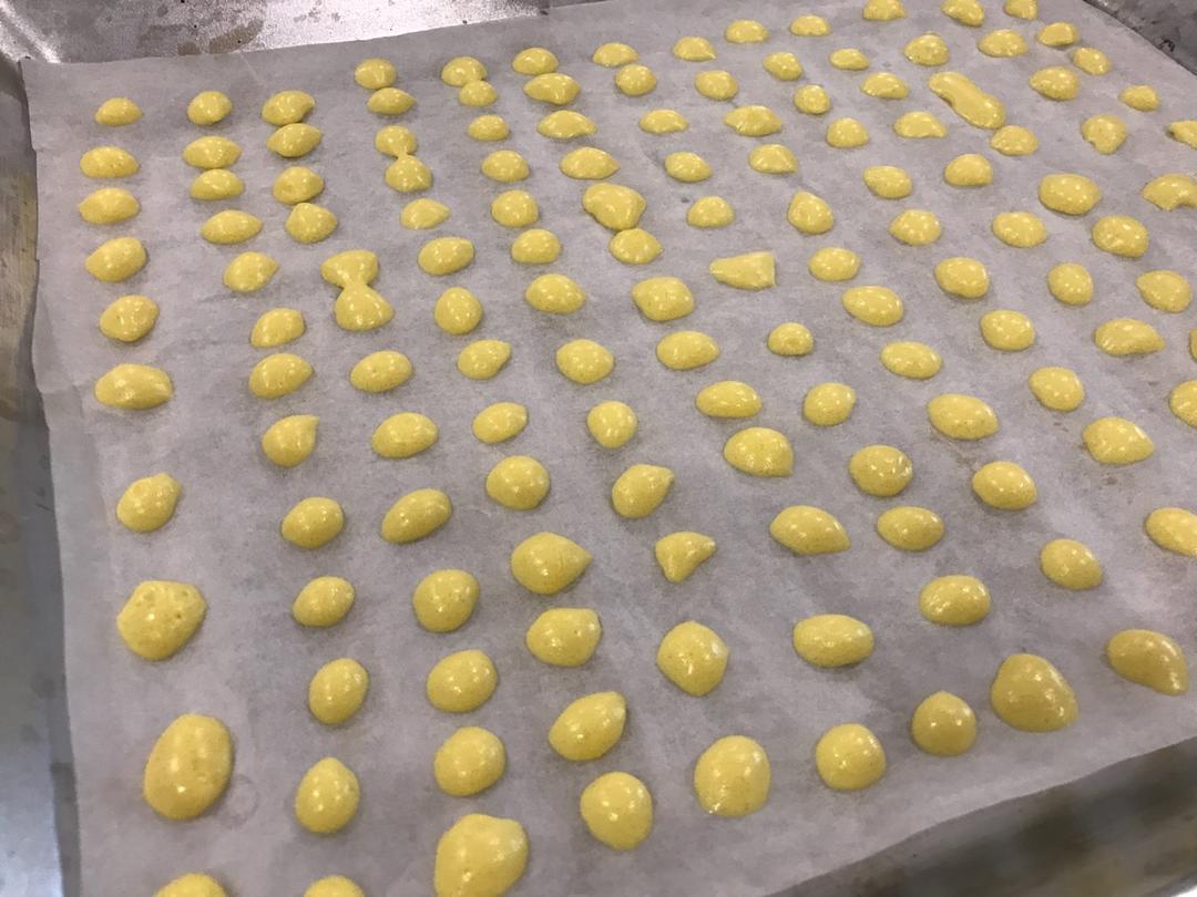 入口即化的无添加蛋黄溶豆