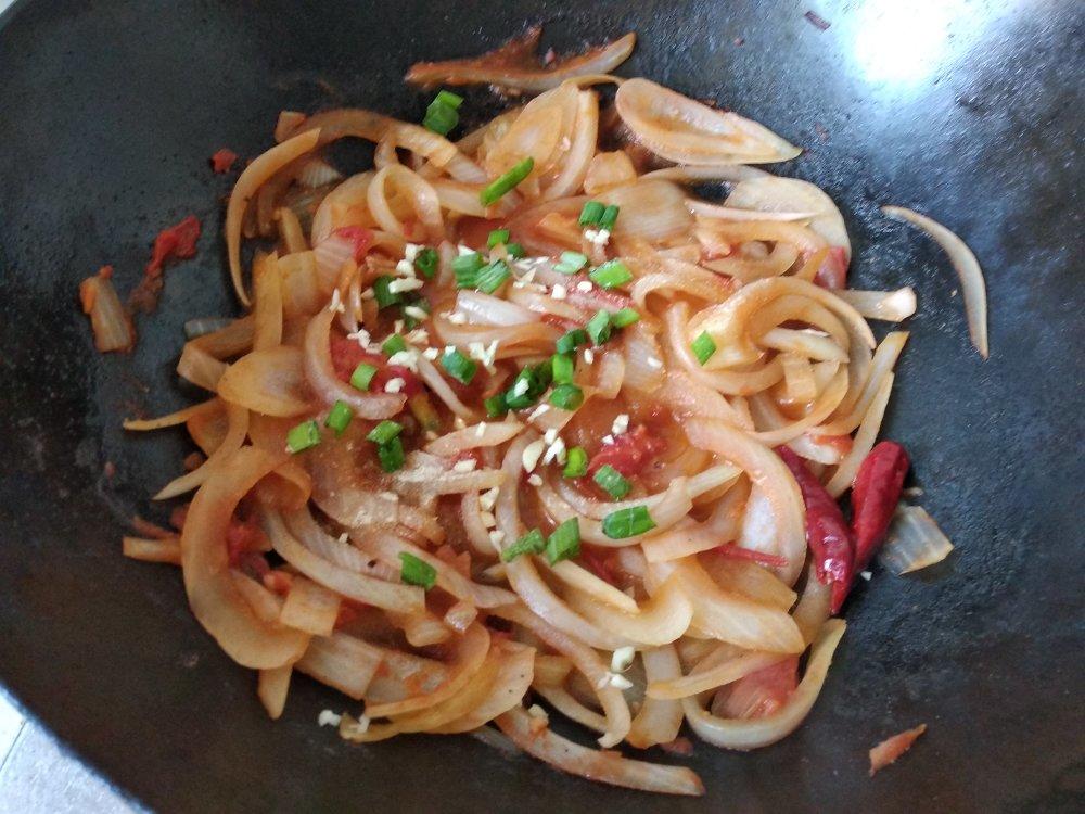 洋葱炒西红柿