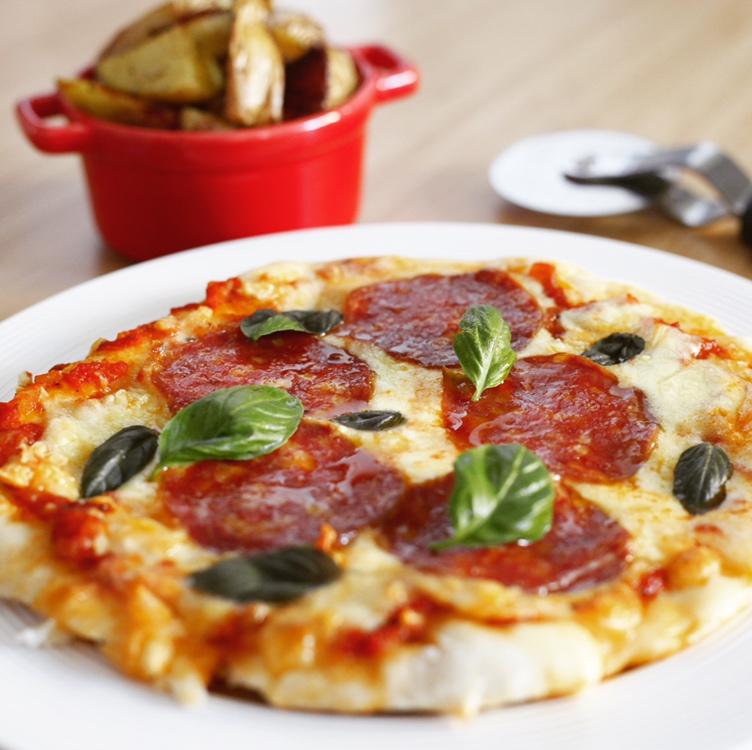 萨拉米薄底披萨 Salami Pizza