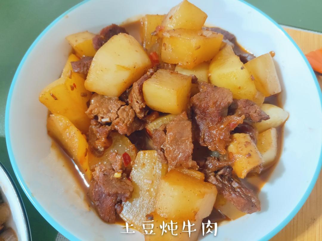 堂妈的土豆炖牛腩