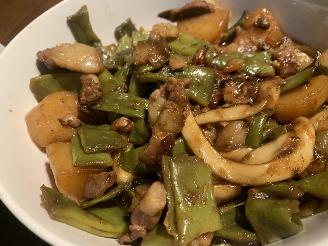 绝对正宗的东北土豆豆角炖五花肉