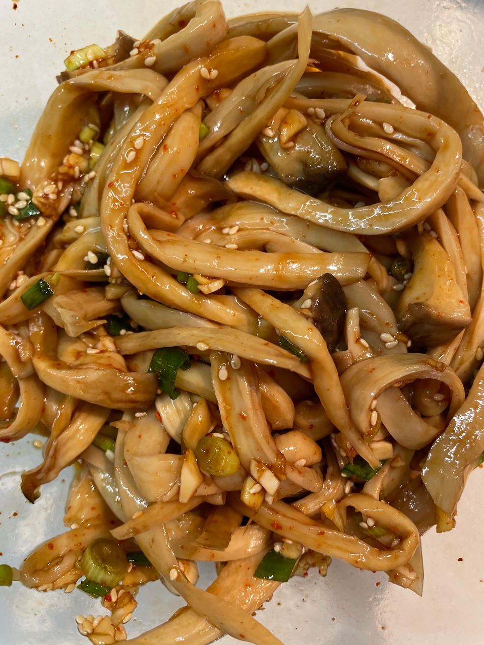 比肉还好吃的【手撕凉拌杏鲍菇】，上桌扫光光