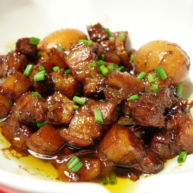 吃着碗里望着锅里的红烧肉