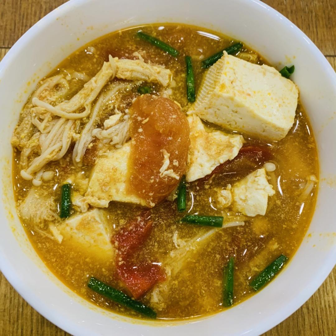 西红柿菌菇豆腐汤