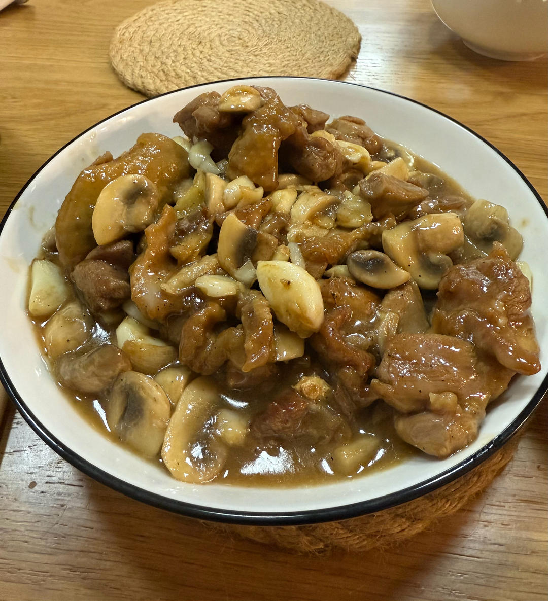 10r吃上饭 蒜香浓郁 鲜嫩爽滑 蒜香口蘑滑鸡