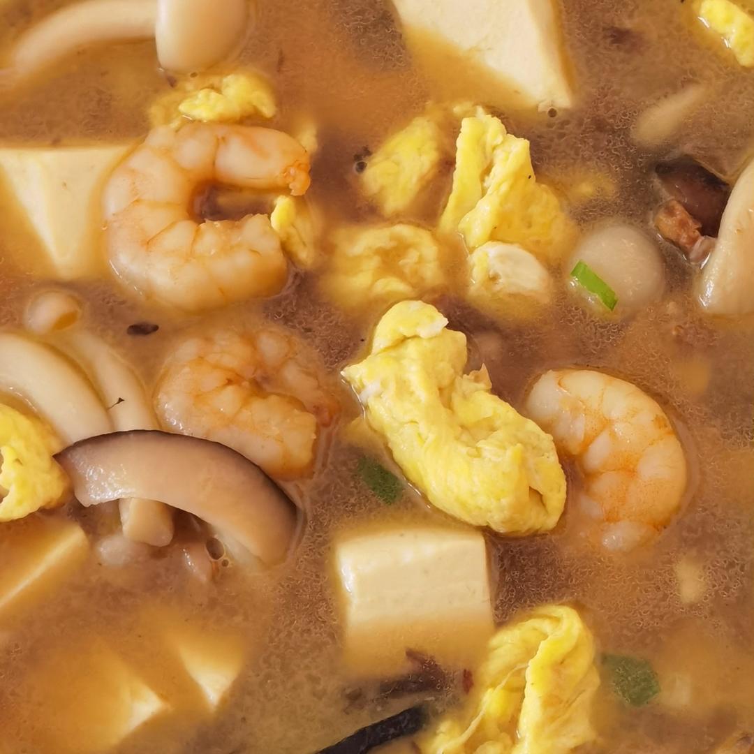豆腐鲜虾菇菌汤