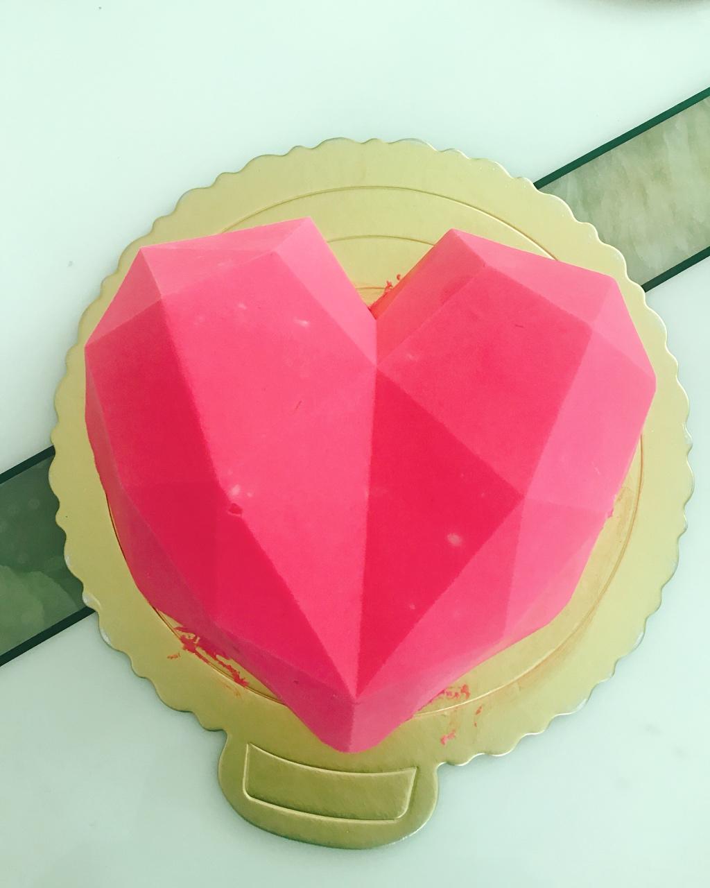 娱乐版3D钻石爱心慕斯7寸