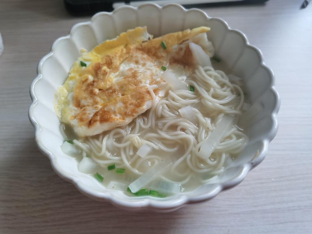 奶白鲜香的萝卜丝煎蛋汤