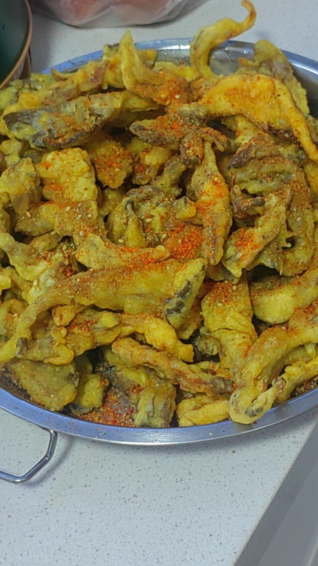 炸蘑菇用不用焯水？裹淀粉还是面粉？厨师长告诉你