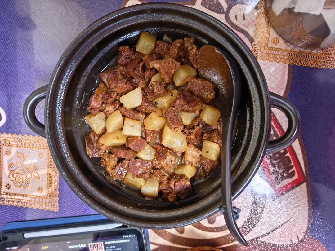 牛肉炖萝卜
