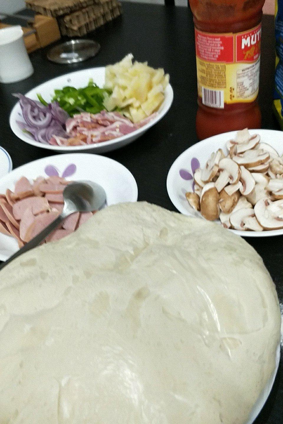 自制披萨（附饼底做法）