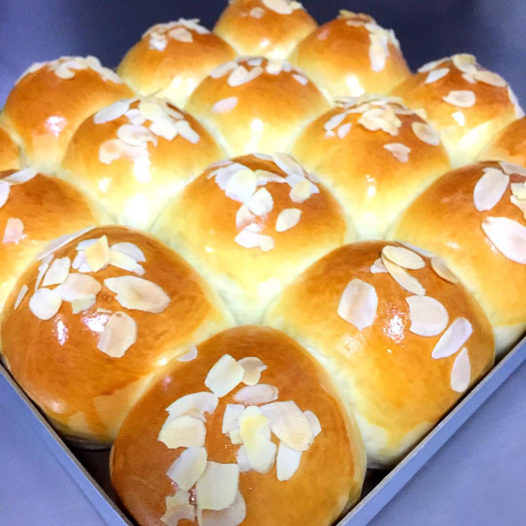 鲜奶油小餐包（一次发酵）