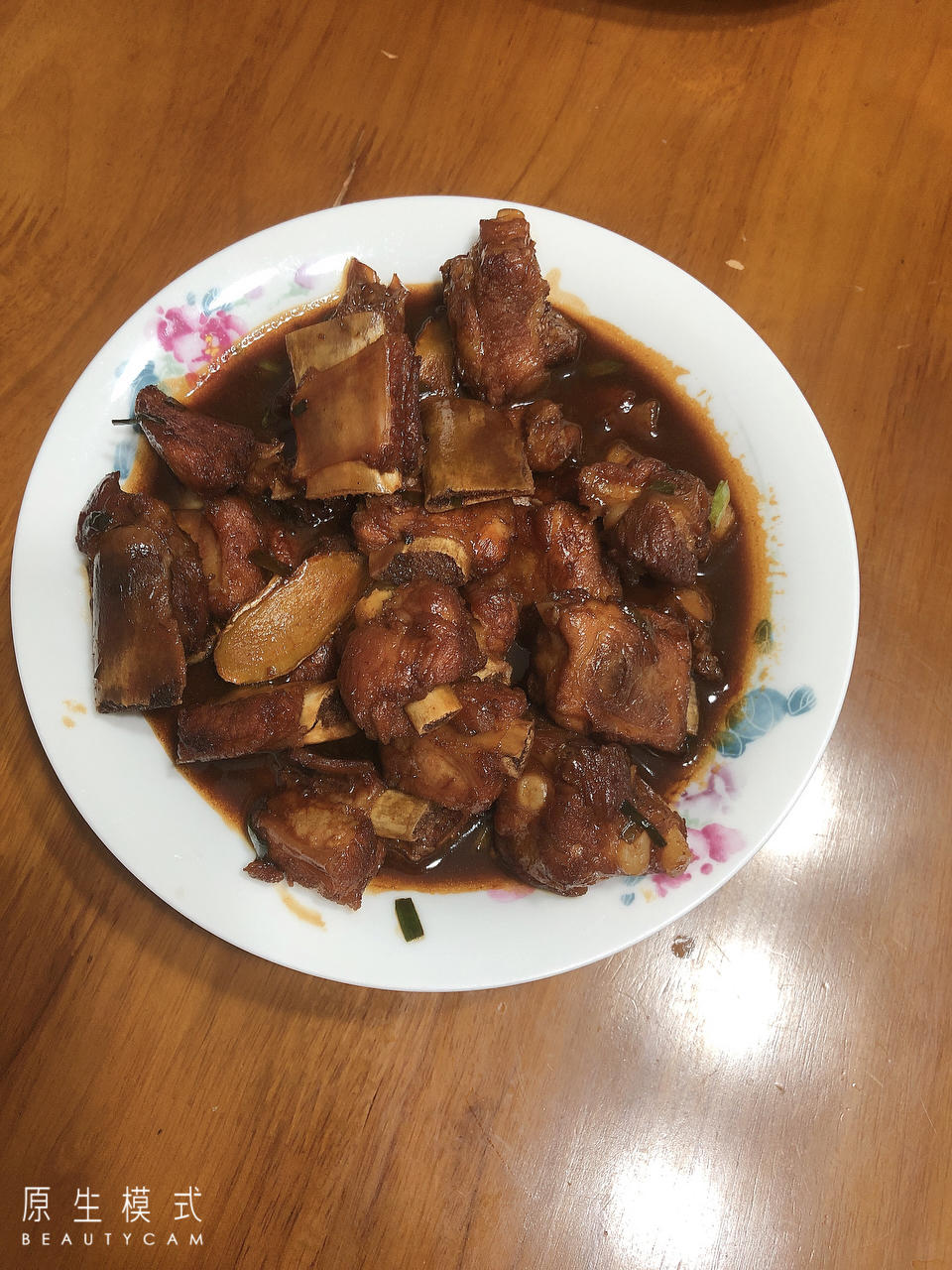 糖醋排骨的家常做法，色泽红亮，口感醇厚，好吃的停不下来