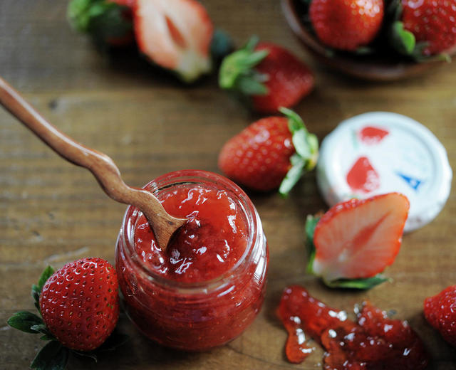 自家制草莓果酱的做法