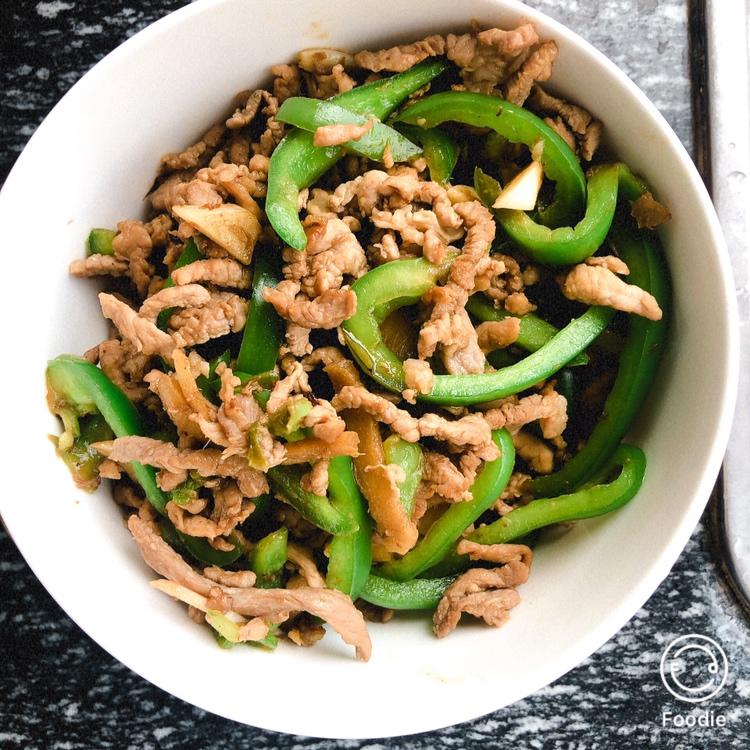 厨师长教你：“青椒肉丝”的正宗做法，色香味俱全
