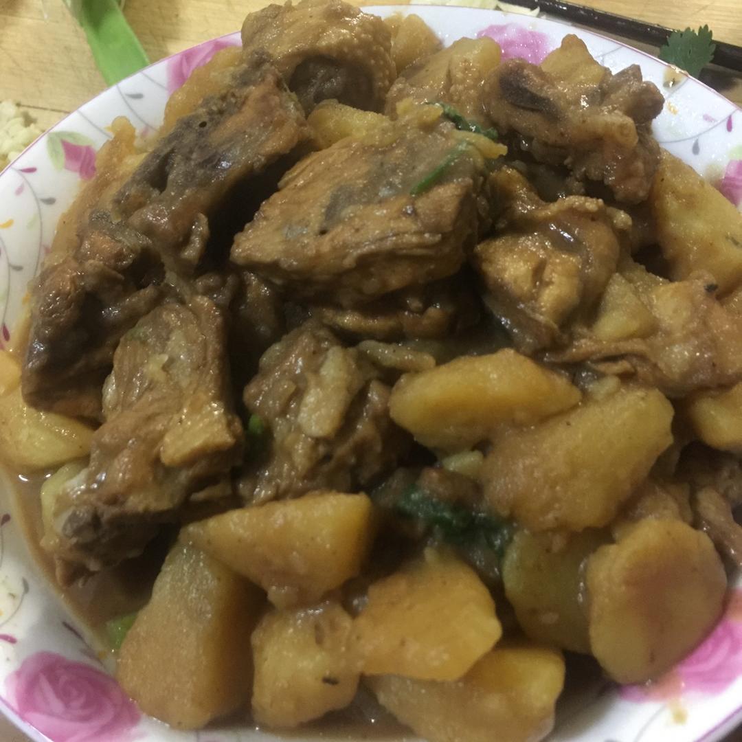 土豆炖鸡块