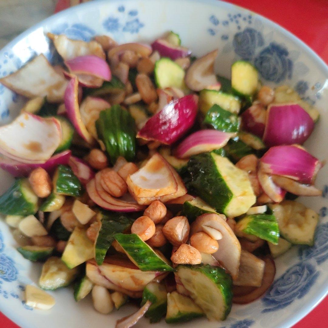 快手拌菜黄瓜洋葱花生米