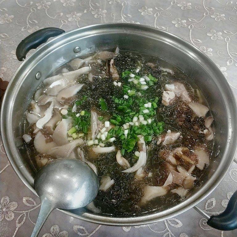 紫菜蘑菇排骨汤