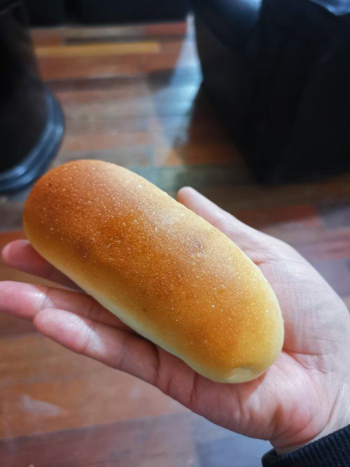 辣肉松面包
