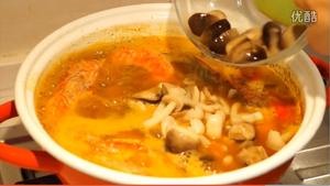 泰式冬阴功汤和如何处理大虾【米二乔的七味厨房第10集】的做法 步骤9