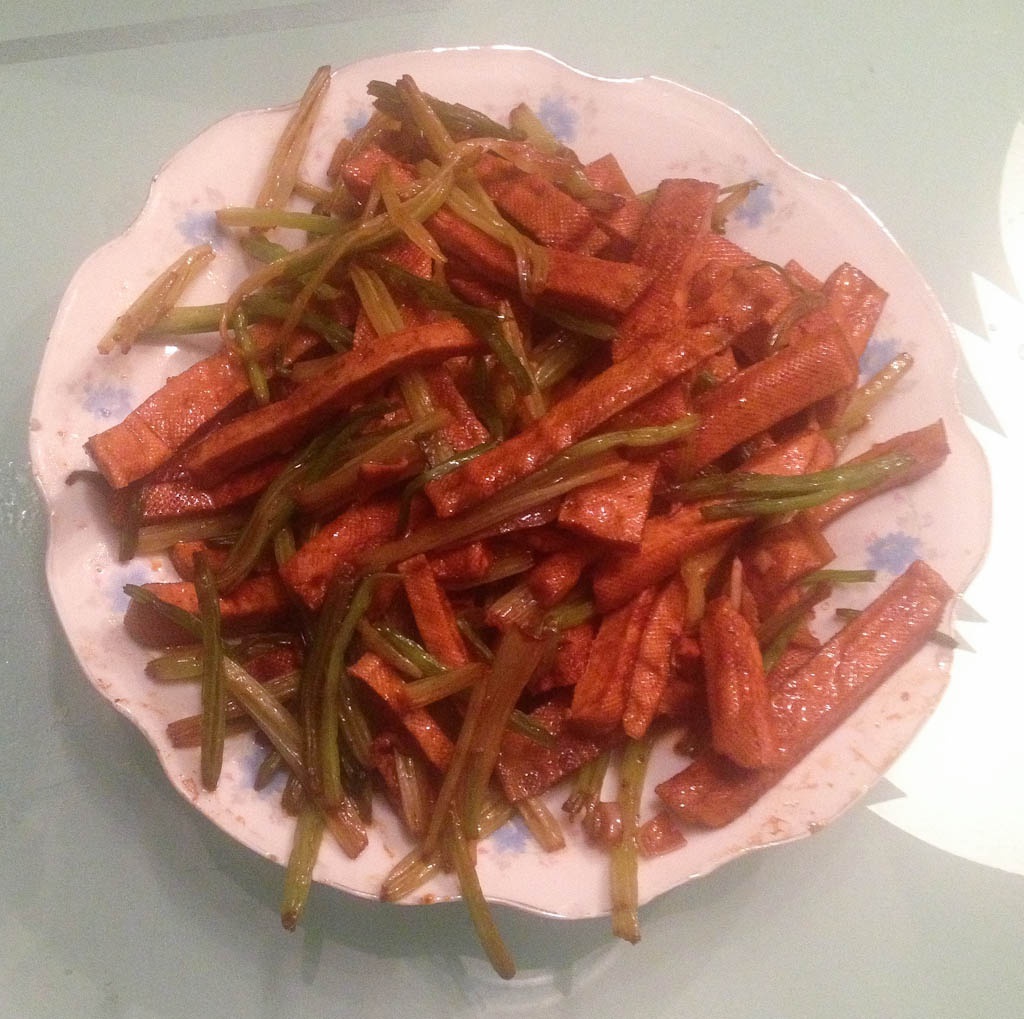 芹菜炒香干