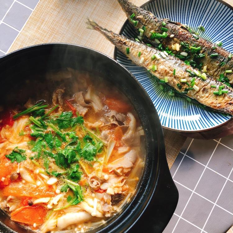 【金针菇番茄肥牛锅】