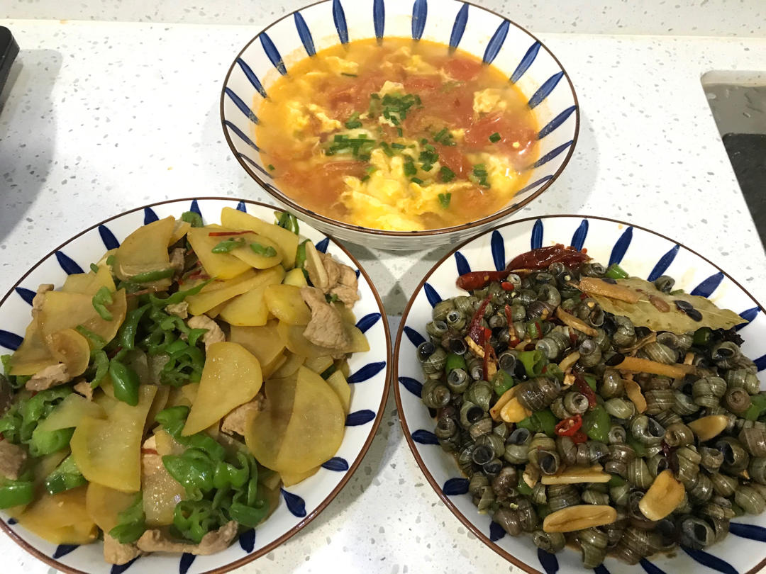 红烧土豆片炒肉