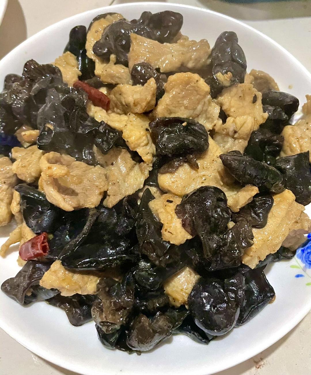 超简单家常木耳炒肉