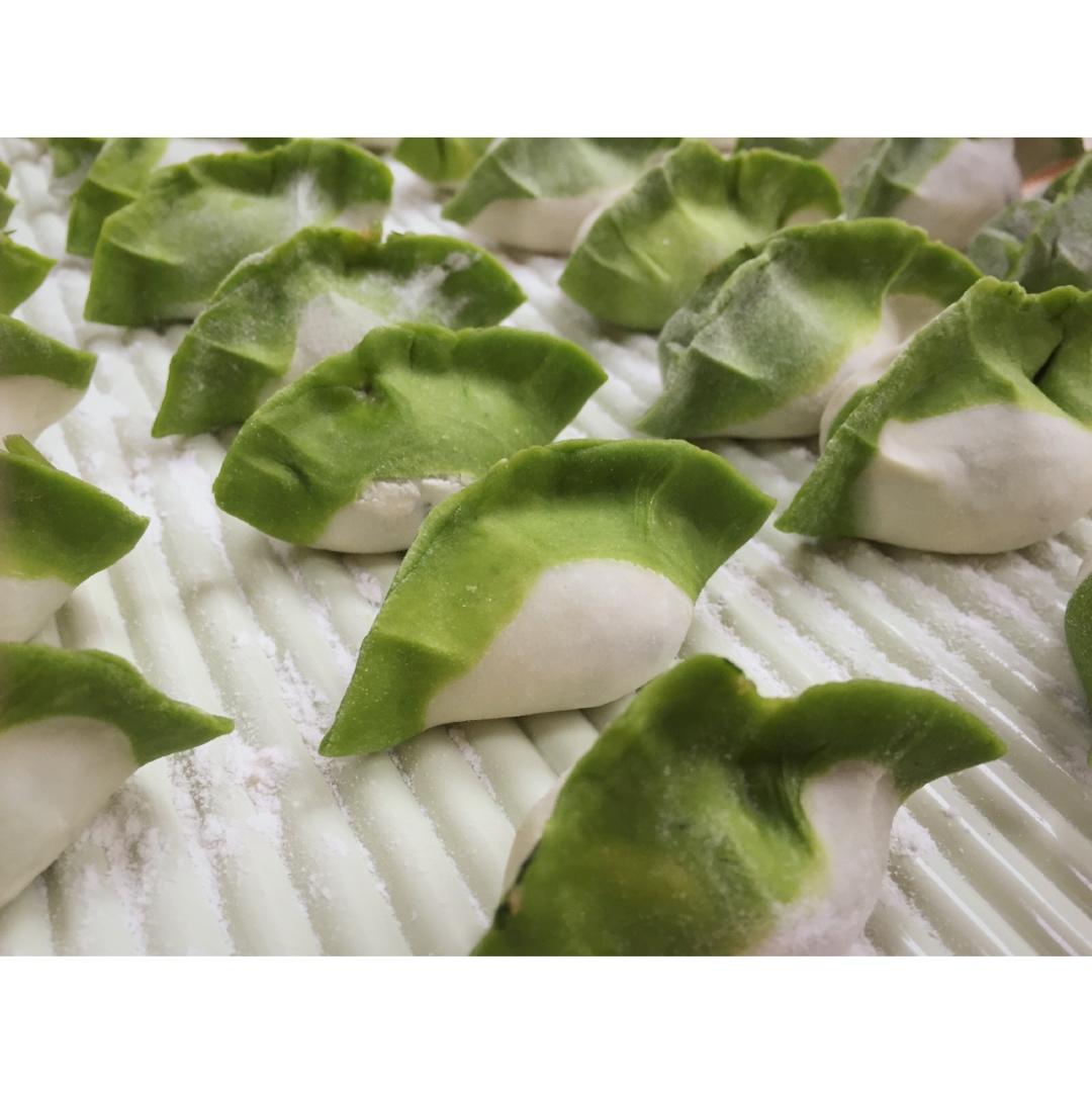 翡翠白玉白菜饺子详细版（附翡翠白玉白菜饺子包法，翡翠白玉饺子皮两种制法，面包机和面，翡翠白玉烧卖，各种馅料搭配）