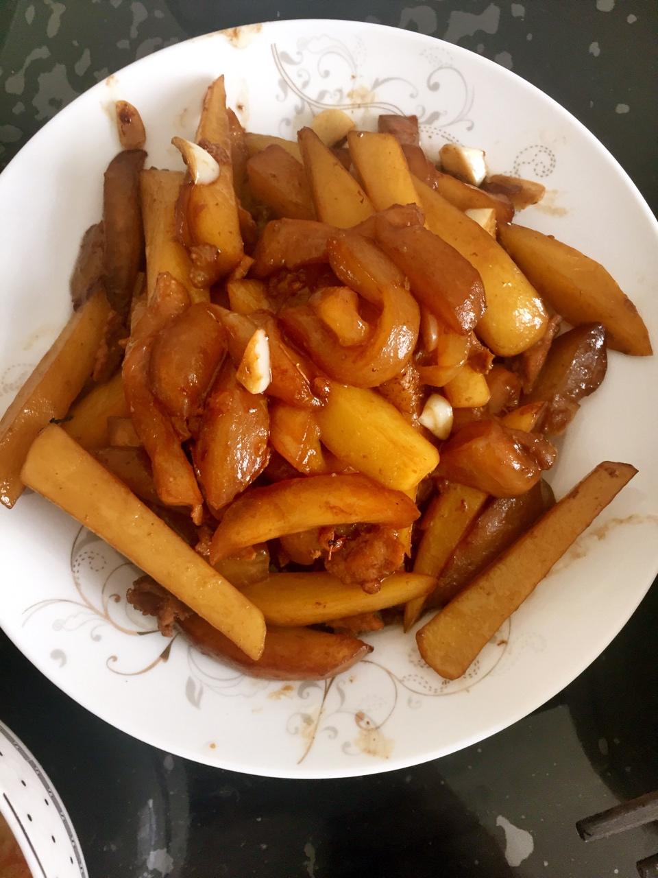 土豆焖茄子