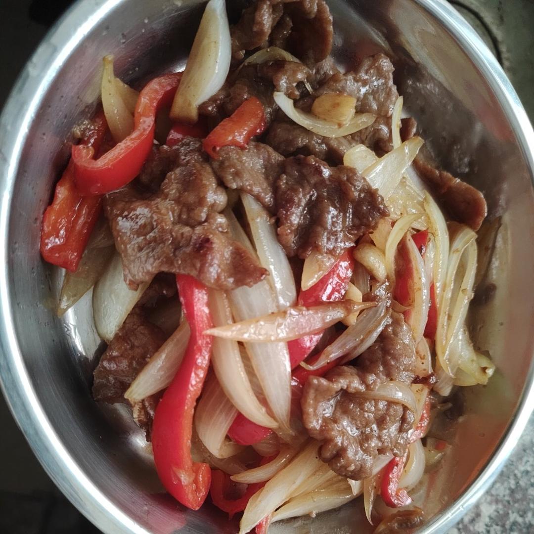 老少皆宜的一道“青椒洋葱爆炒牛肉”