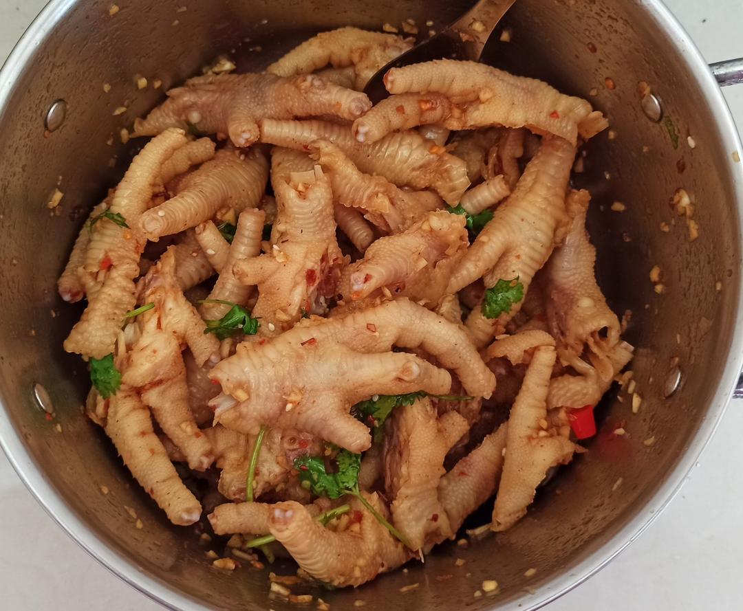 香辣蒜香凉拌爽脆鸡脚