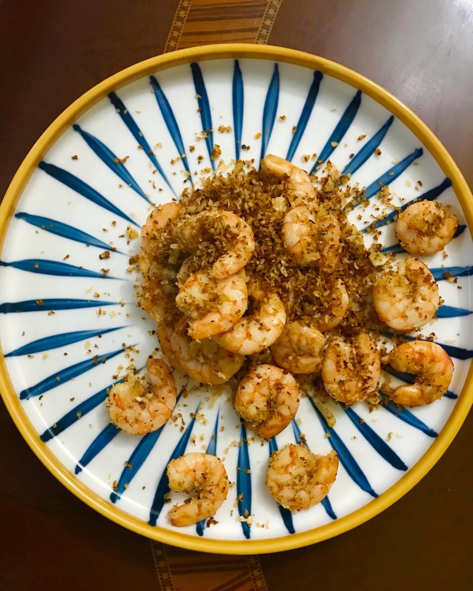 避风塘咸蛋黄炒虾仁