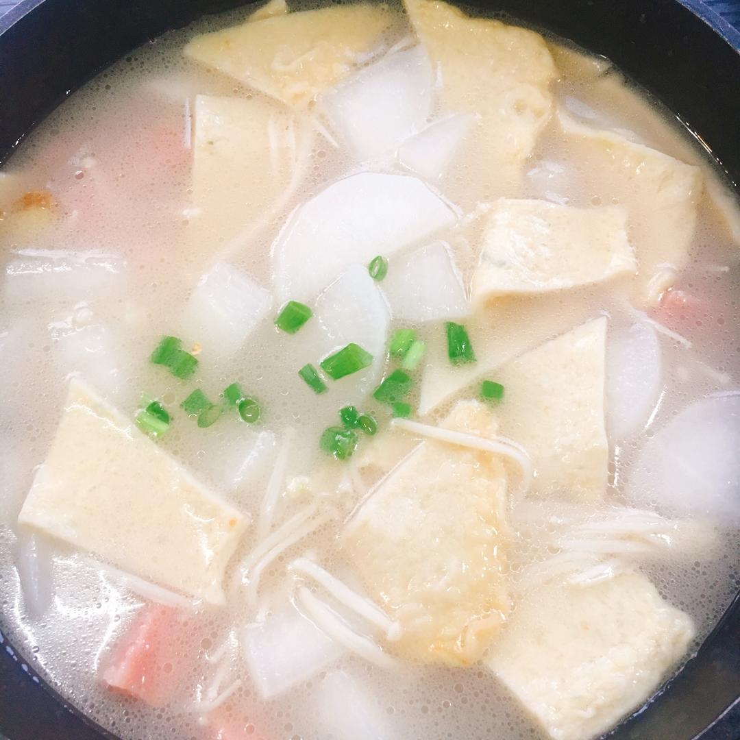 鱼饼萝卜汤
