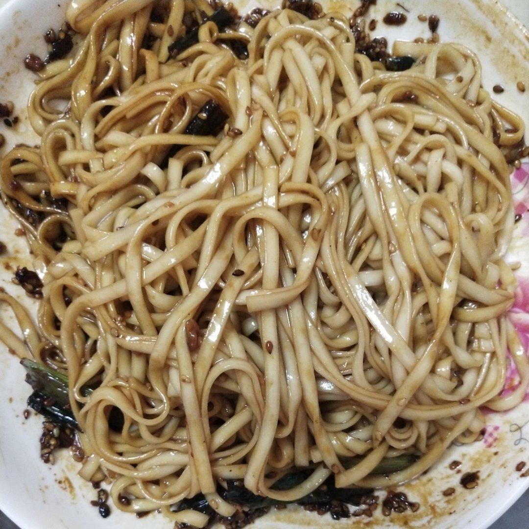 10分钟搞定的一碗葱油拌面