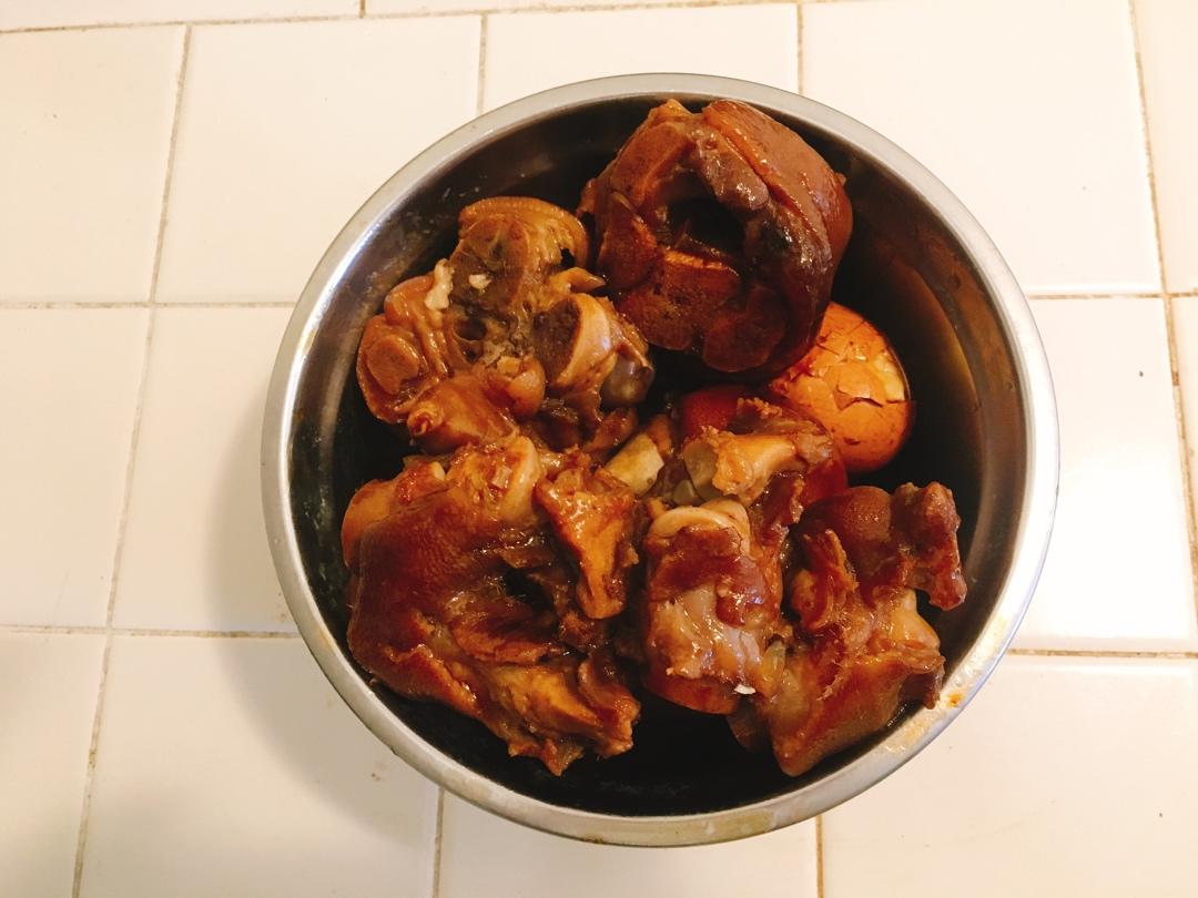 酱香卤猪蹄