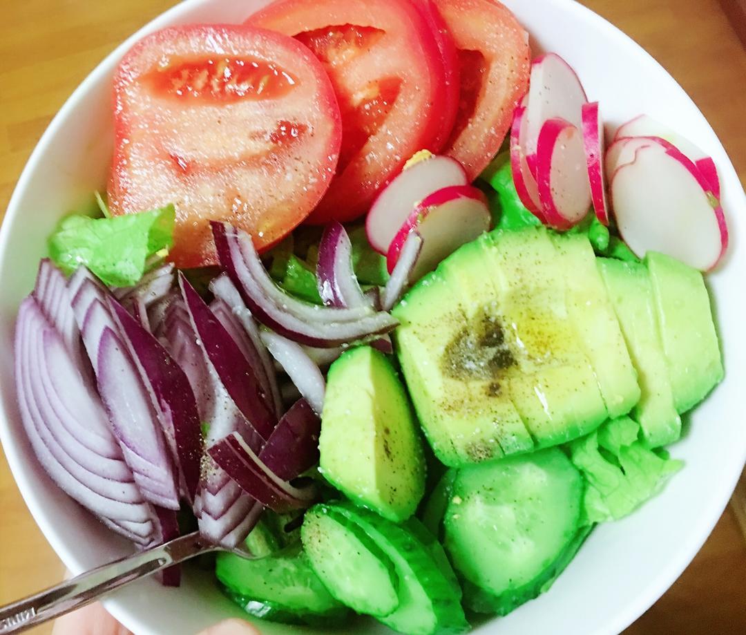 轻食生活之橄榄油蔬菜色拉（无沙拉酱）