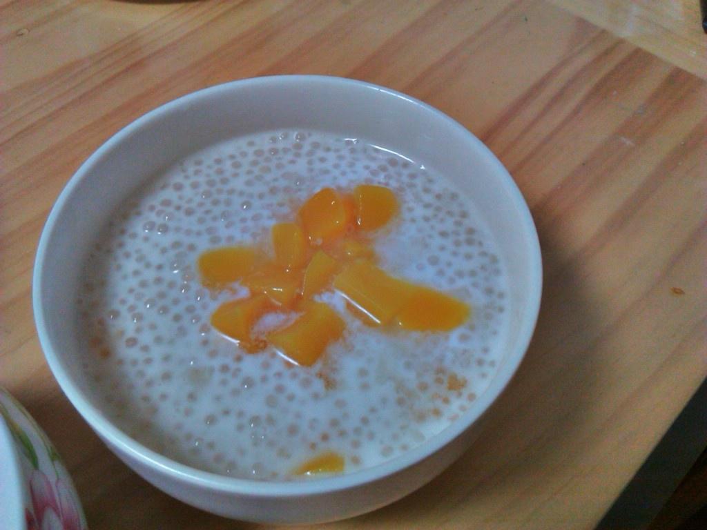 黄桃椰汁西米露的做法