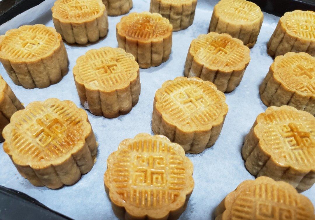 广式 蛋黄莲蓉月饼
