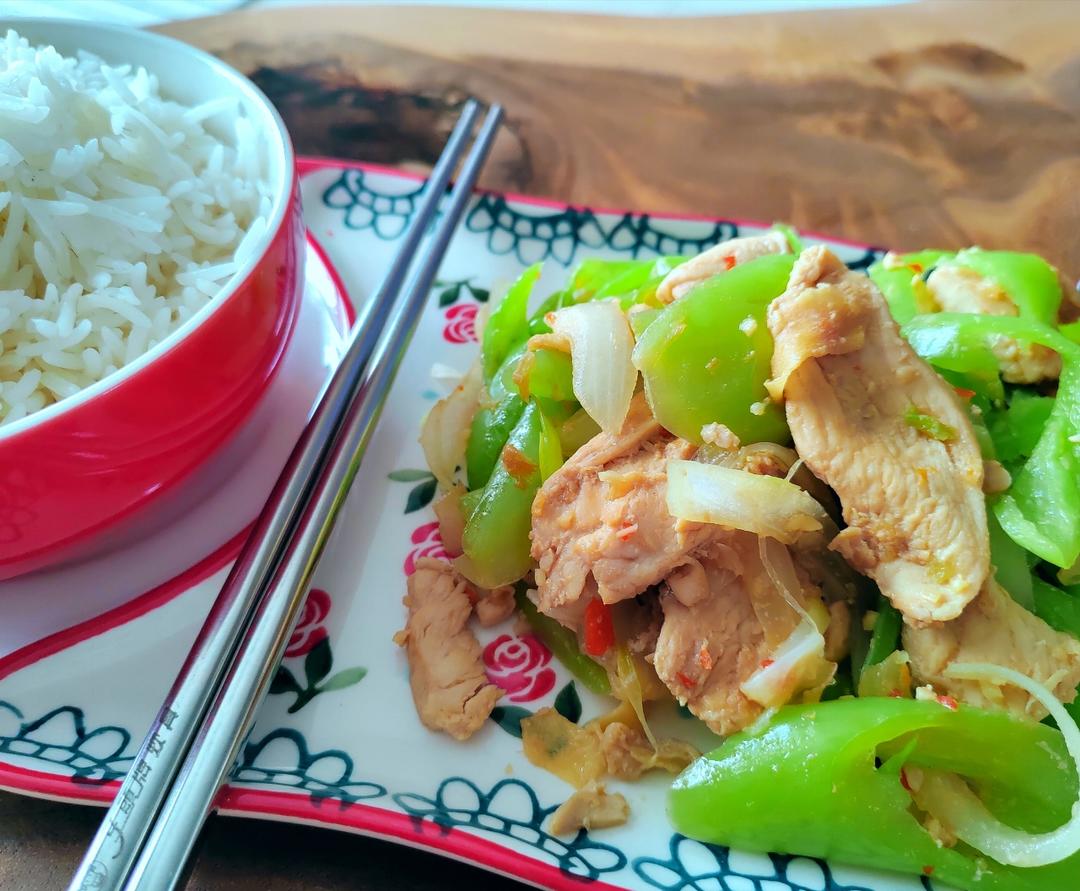 减脂14｜青椒洋葱炒鸡胸肉
